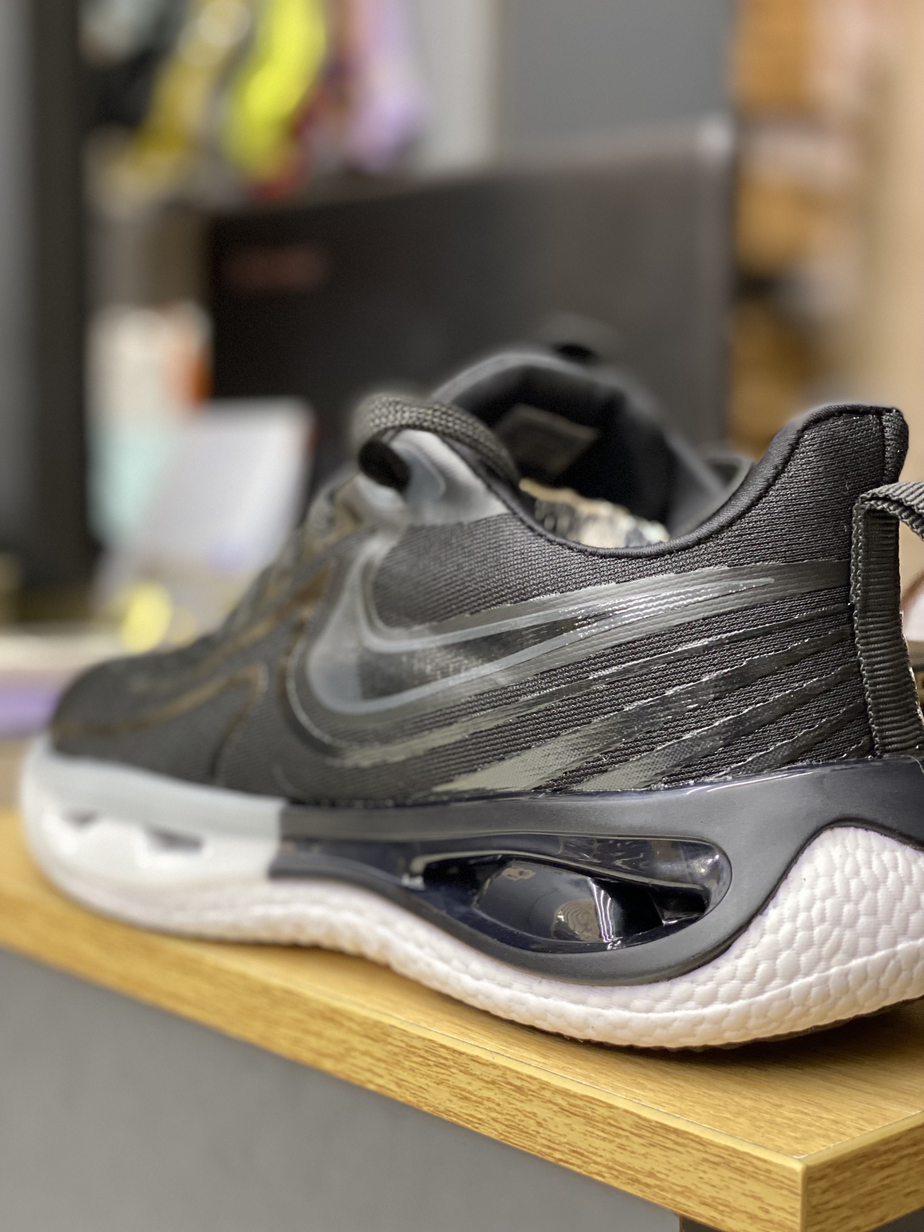 نایک ایر مشکی